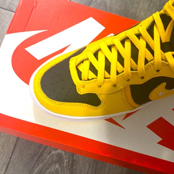 WMNS NIKE DUNK HIGH UP - Picture 5 of 11